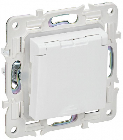 Розетка 1-м SKANDY 16А IP44 с заземл. защ. шторки с крышкой SK-R11W арктич. бел. IEK SK-R16-16-44-K01 розетка 1-м skandy 16а ip44 с заземл. защ. шторки с крышкой sk-r11w арктич. бел. iek sk-r16-16-44-k01 с доставкой по МСК